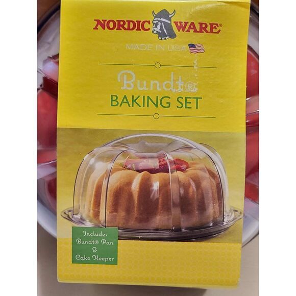 NORDICWARE Bundt Baking Set - Bundt Pan/Cake Keeper NEW - Picture 3 of 7